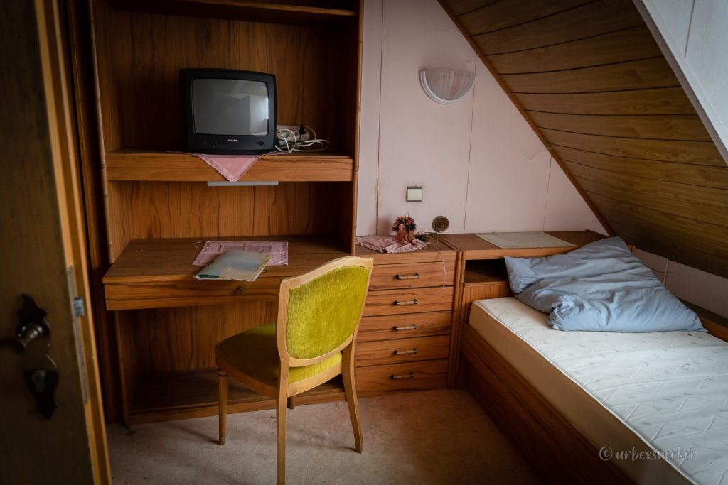 einzelzimmer im verlassenes Hotel Viktoria-Luise