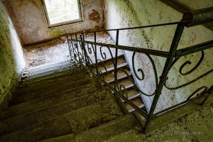 treppengeländer verlassenes sanatorium harz