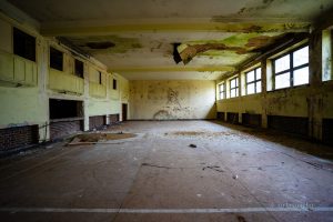 saal verlassenes sanatorium friedrichsbrunn harz