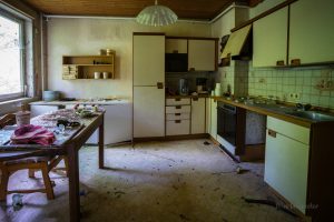verlassene küche lost place