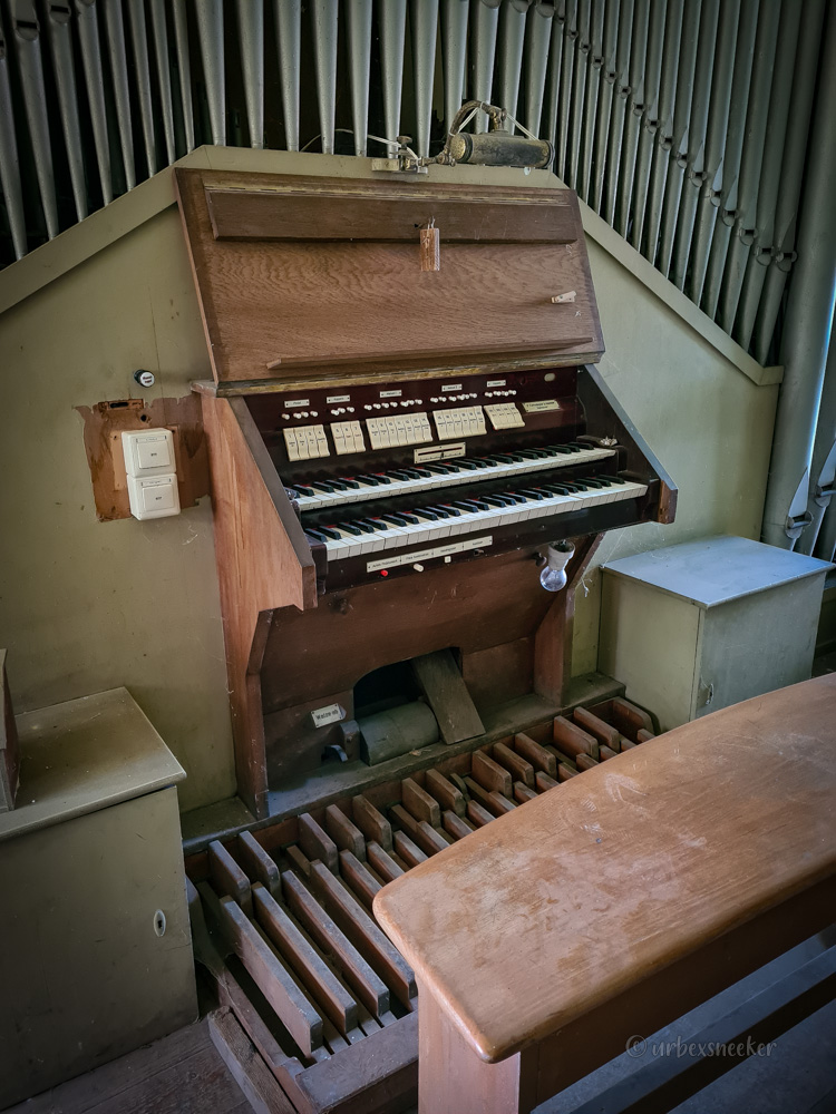 lost place kirche bonifatius orgel
