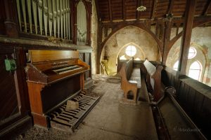 orgel verlassene kirche