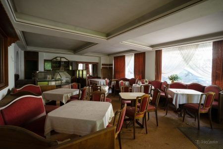 verlassenes hotel restaurant lost palce