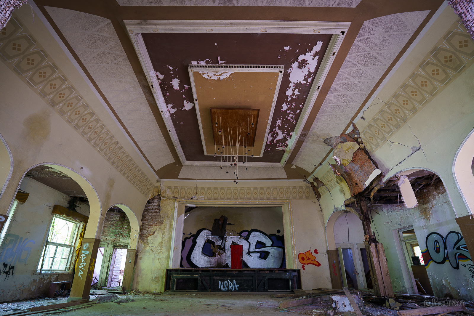 Das verlassene Hotel mit Ballsaal “Zur Tellkoppe”