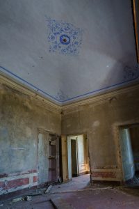 lost places italien castello del drosso