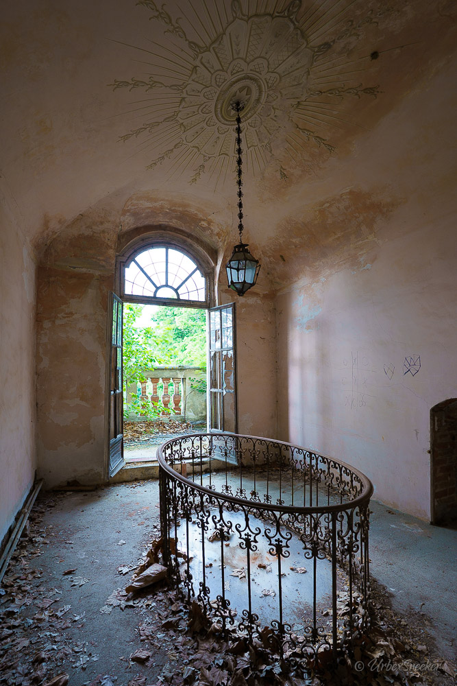 lost place italy villa capeneto