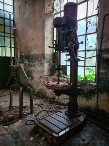 lost places industrie verlassene werkstatt stofffabrik urbex italy