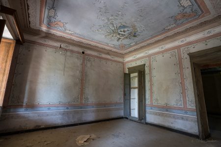 verlassene villa italien