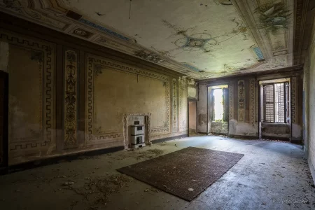 verlassene villa italien