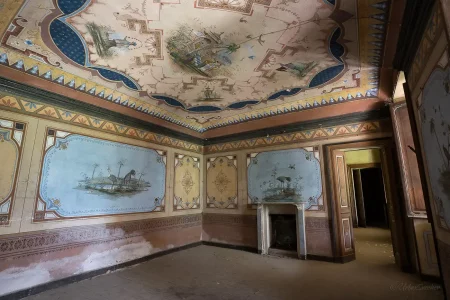 urbex-villa-italy-oriental-gem