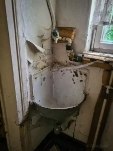 urbex sachsen waschbecken gasthof