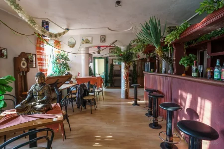 cocktailbar in verlassenem ballhaus urban exploring sachsen ballhaus