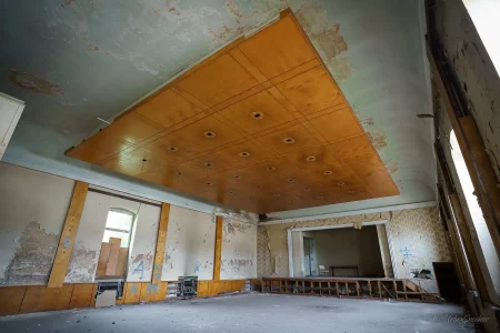 verlassener tanzsaal ddr kulturhaus sachsen