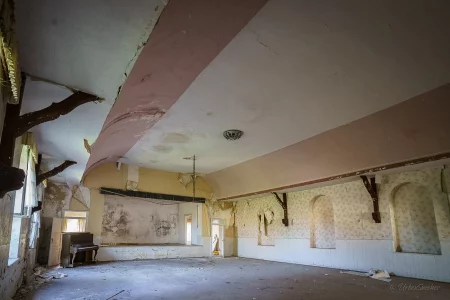 verlassener tanzsaal ballsaal alter gasthof
