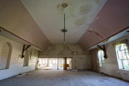 verlassener tanzsaal ballsaal alter gasthof