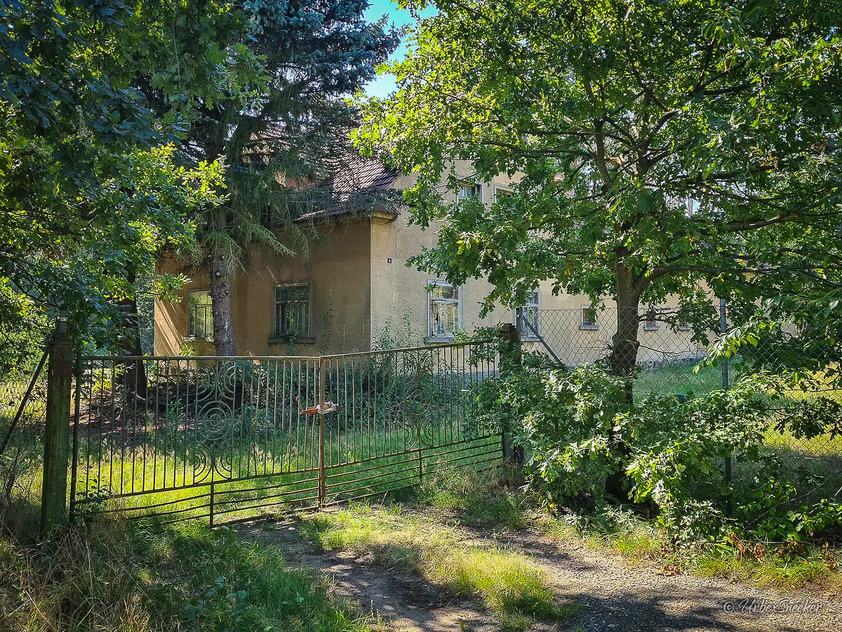 Das kleine verlassene Haus auf dem Weg nach P.