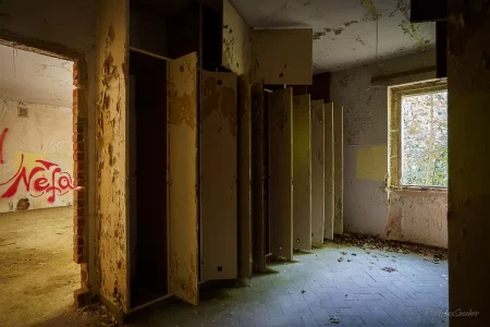 schränke lost place jugenderholungsheim endlerkuppe