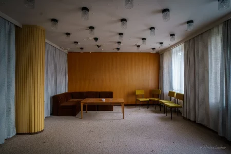 verlassenes hotel gästhaus des ministerrats