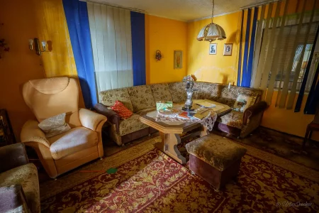 verlassenes haus wohnzimmer