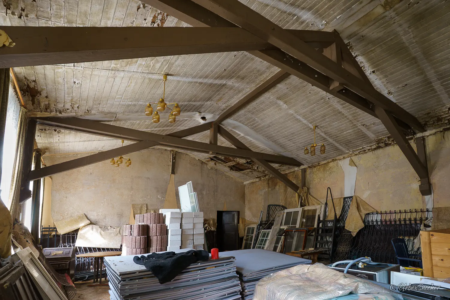 verlassener gasthof saal urbex