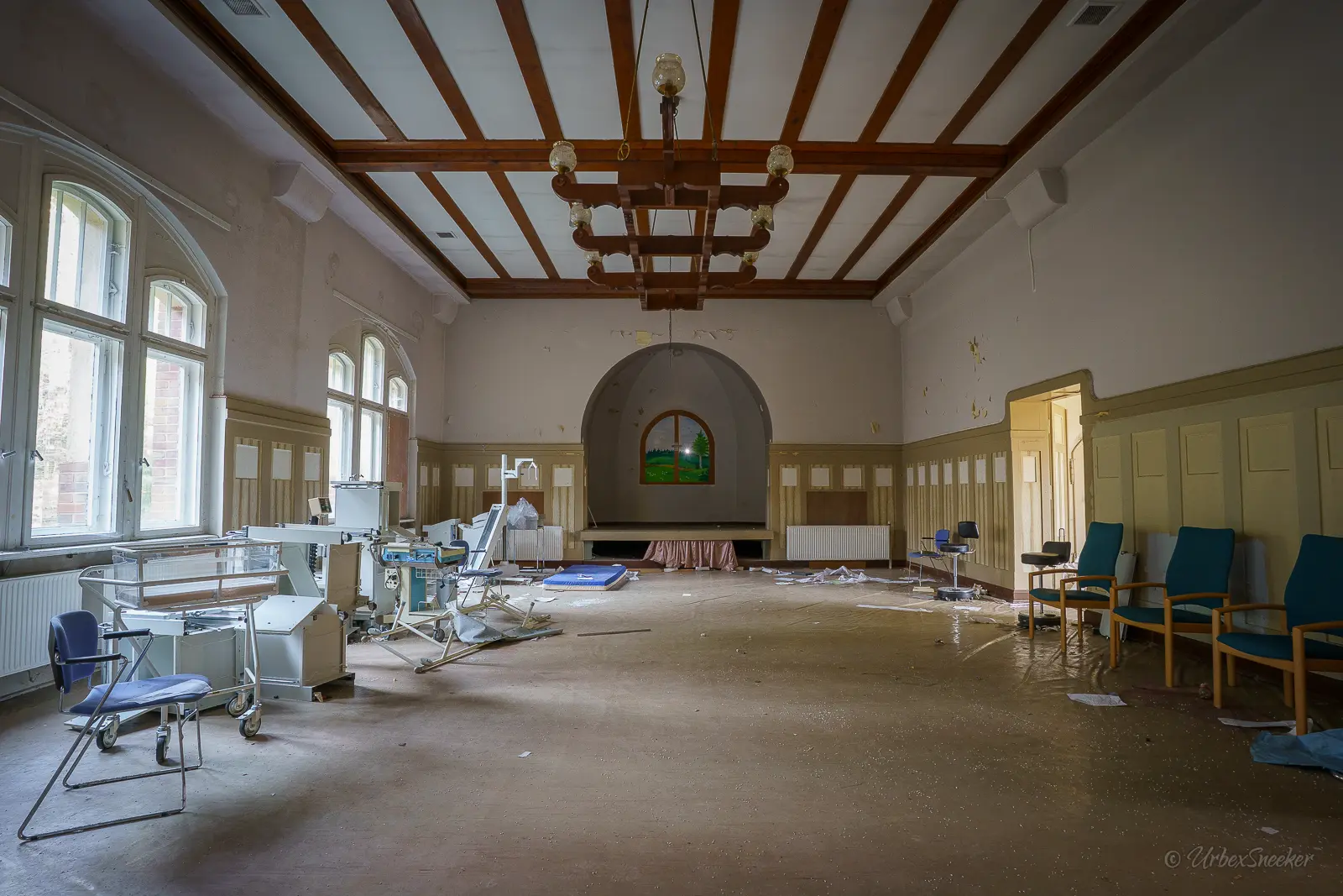 lost places sanatorium saal ehemalige klinik