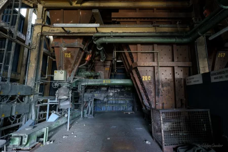 verlassenes magnesitwerk aken